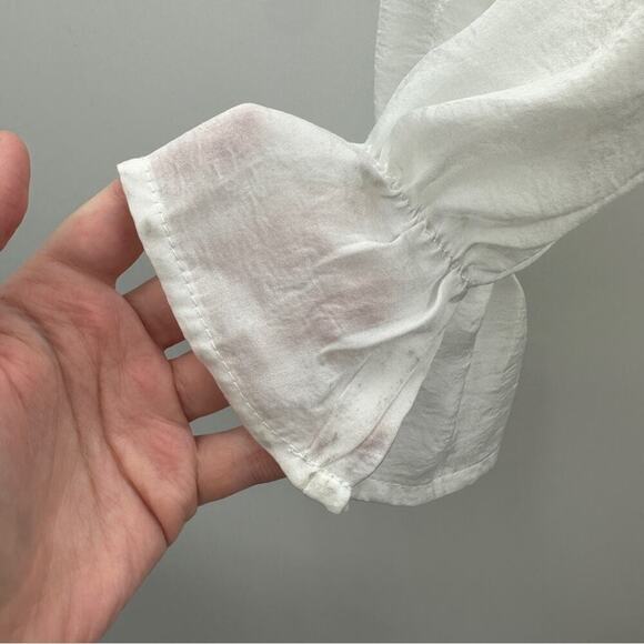 Hello Molly White Long Sleeve Cropped Smocked Peasant Prairie Top Size 8 NWT - Picture 7 of 10